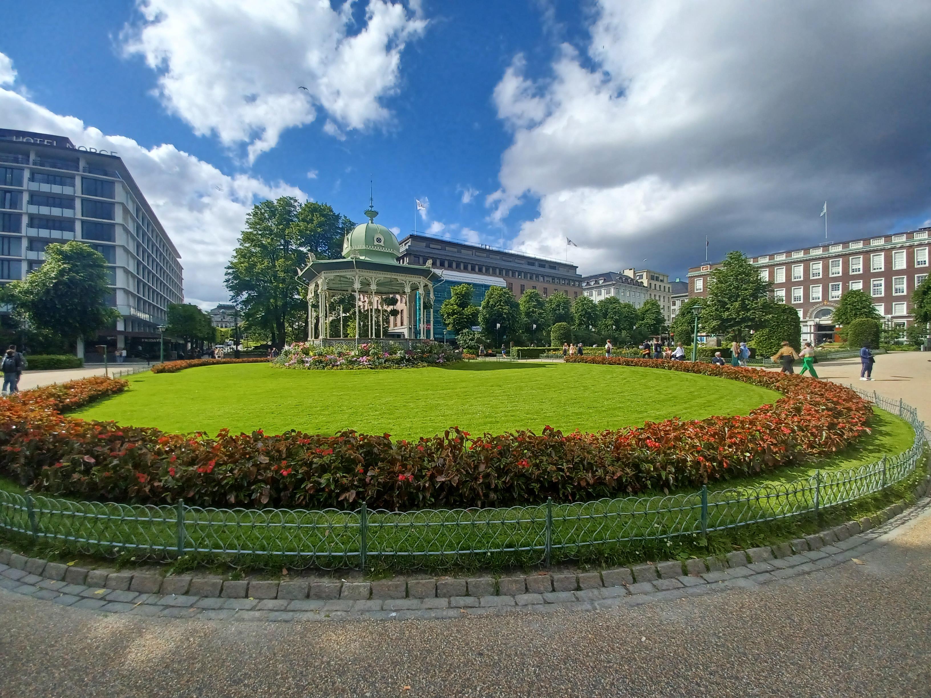 Bergen destination guide - park with bandstand