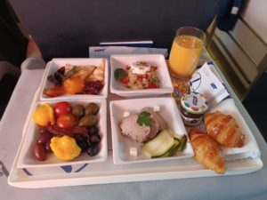 LOT Short haul business class breakfast